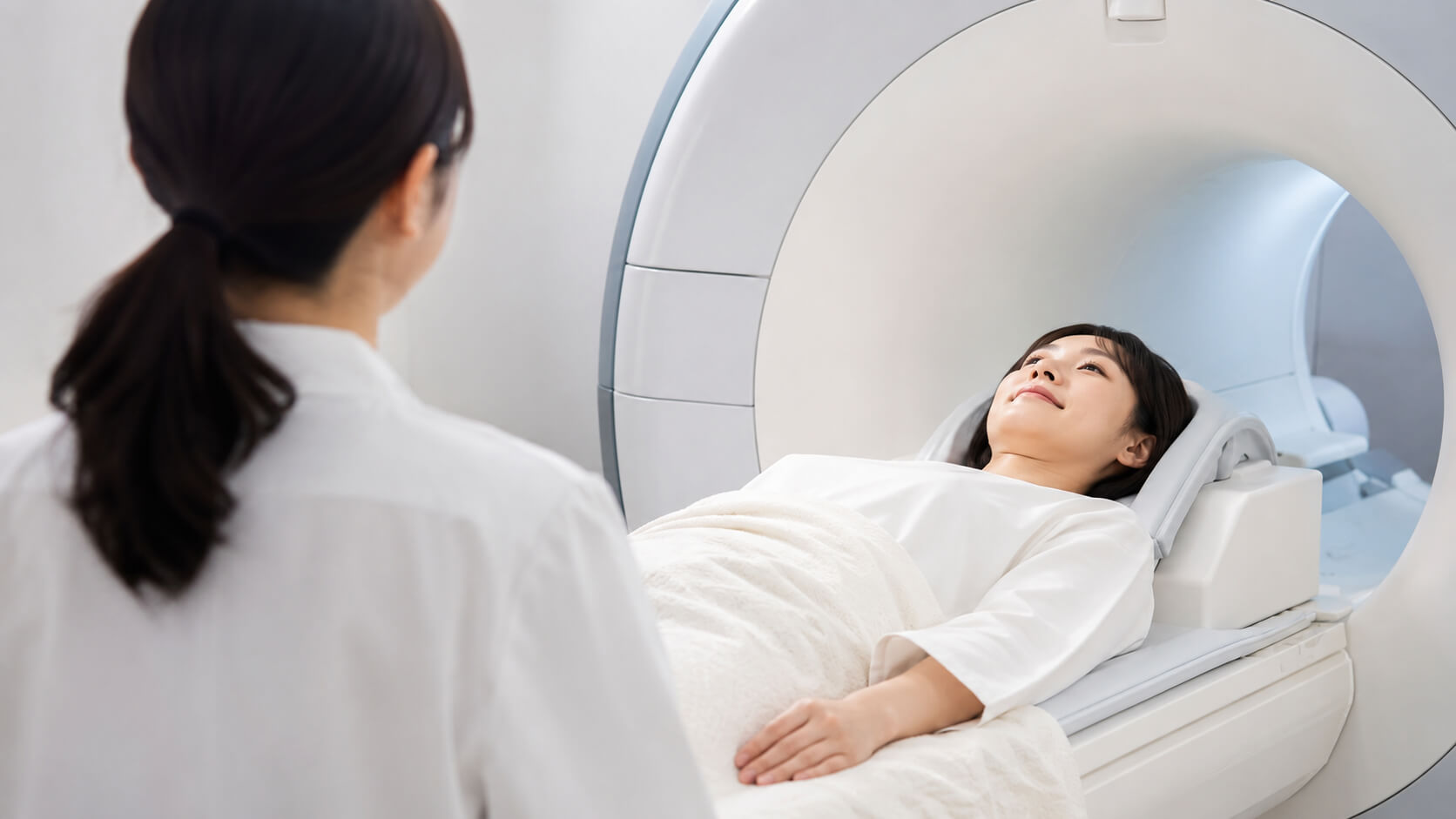 インプラント治療後も受けられるMRI検査の様子